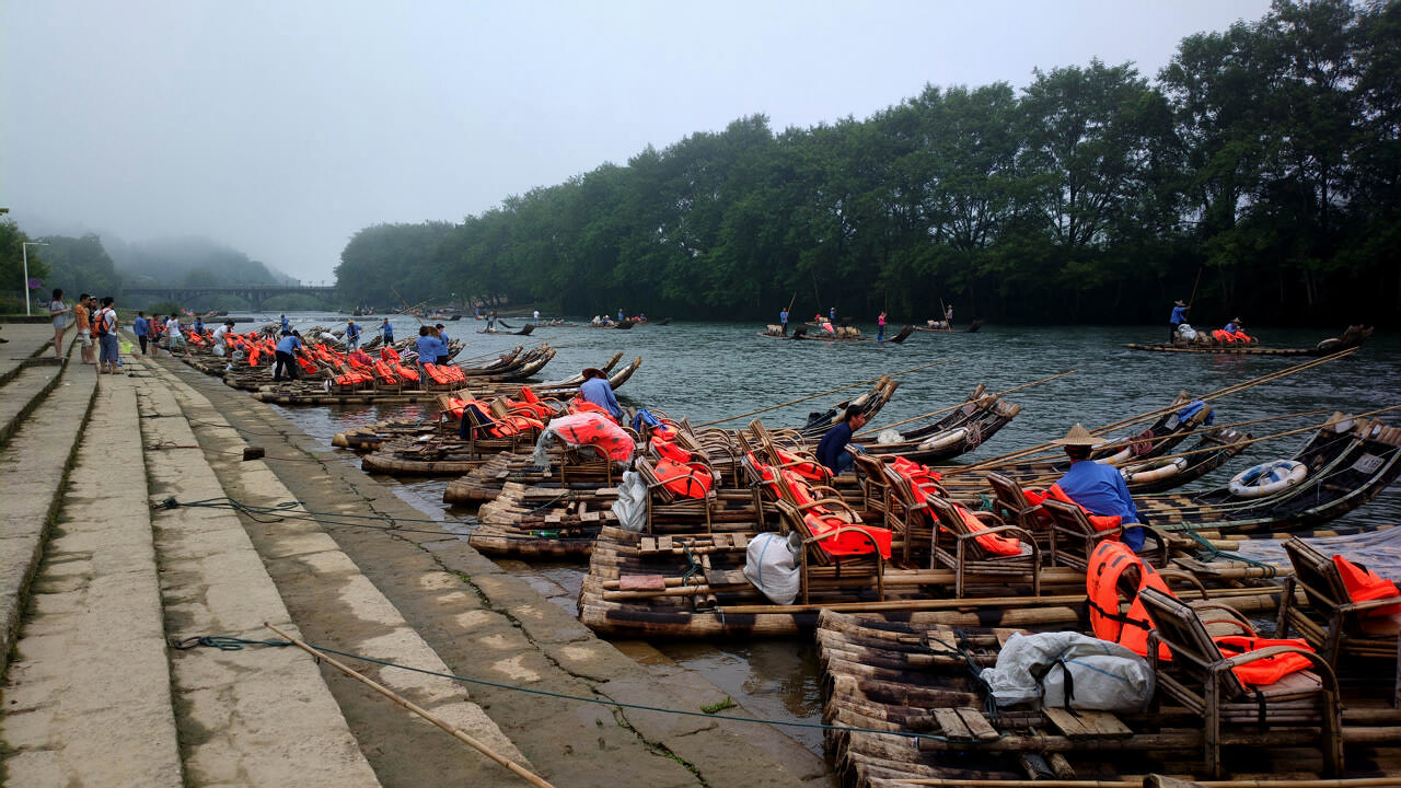 騰沖龍川江漂流拓展項(xiàng)目