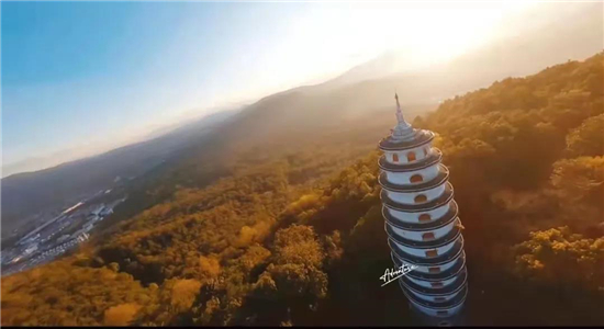 騰沖旅游景點(diǎn):尋訪騰沖古十二景,于騰沖城中心國(guó)家森林公園尋覓來鳳晴嵐