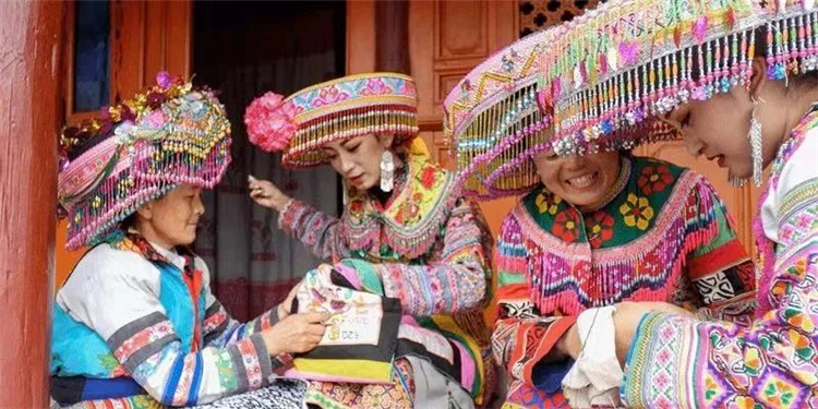 保山旅游：【非遺大觀】國(guó)家級(jí)非物質(zhì)文化遺產(chǎn)：昌寧苗族服飾